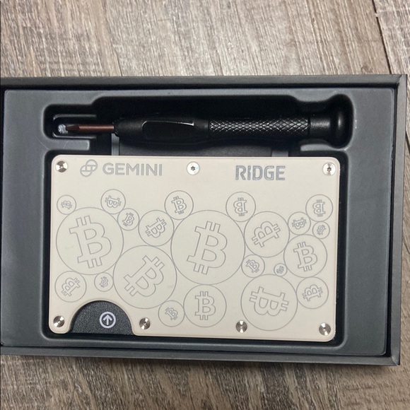 Custom BITCOIN Monaco White Slim RFID Blocking Wallet - Picture 3 of 3